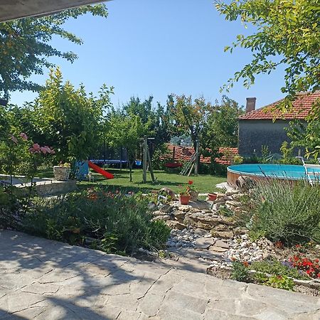 Stai Za Gosti Bazdarovi Appartement Byala  Buitenkant foto